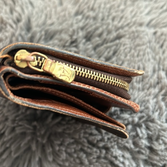 Louis Vuitton Wallet Compact - Picture 7 of 7